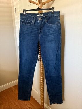 Women's Levi’s Dark Blue Stretch Denim Jeans 313 Shaping Slip Size 8